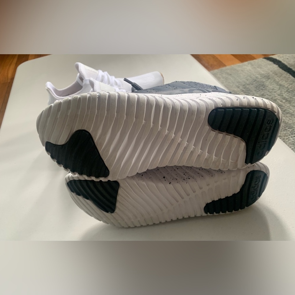Adidas Men's Sneakers Bundle, US 10.5, White (Excellent) & Gray (Minor Scuffs) - Picture 12 of 13